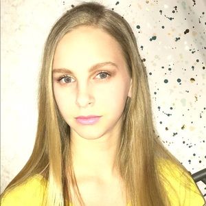 Meet your Posher, Holly